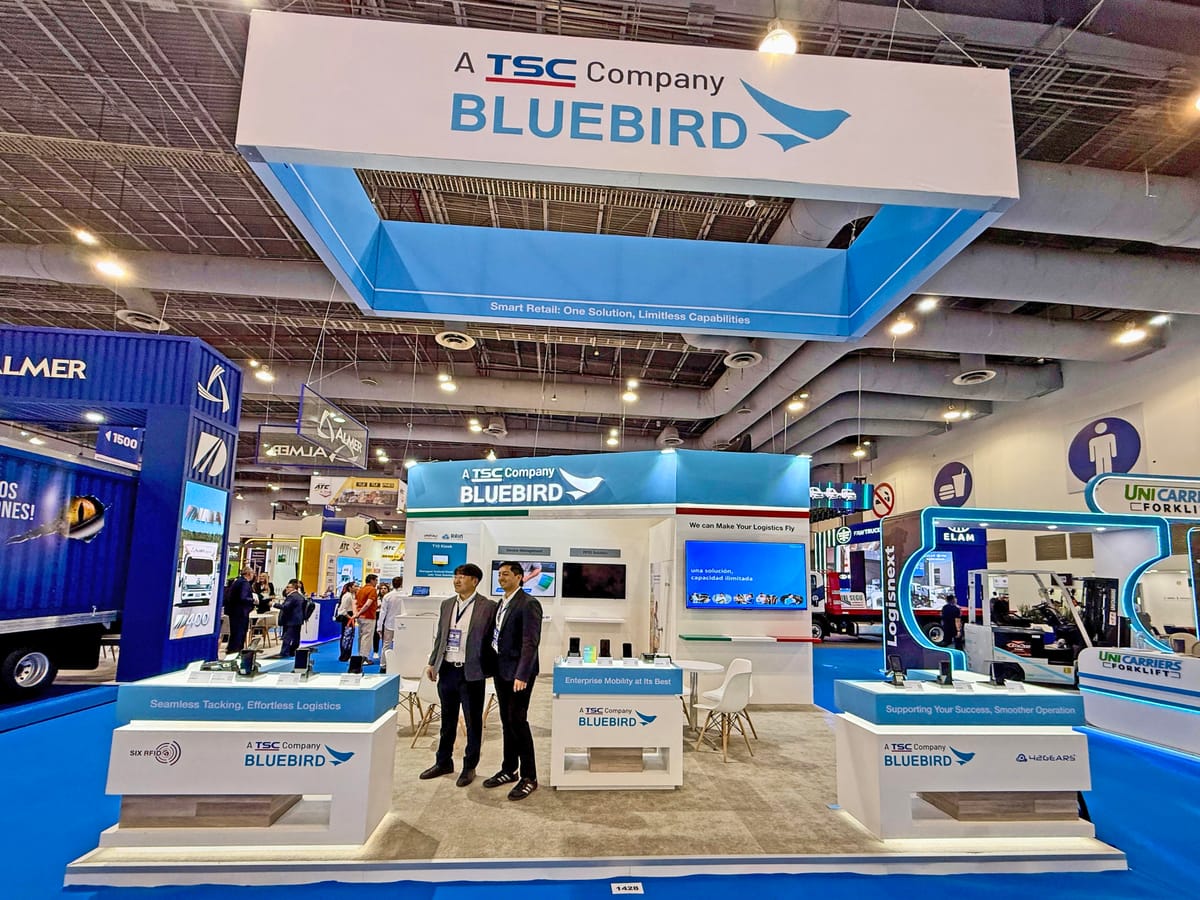 Stand de Bluebird en exposición
